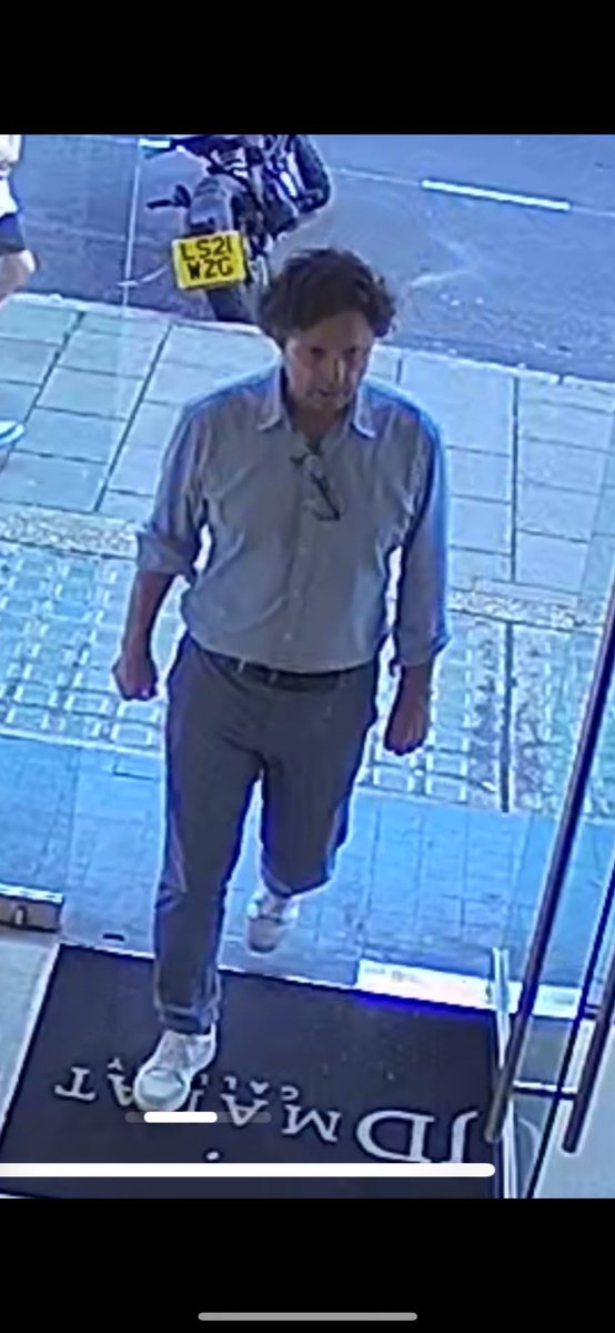 JD Malat Gallery (@jdmalat) on Twitter photo THIS MAN BELOW STOLE <a href="/JDMalat/">JD Malat Gallery</a> if you recognise it please inform us <a href="/metpoliceuk/">Metropolitan Police</a> we have cctv footage! THIS MAN BELOW STOLE <a href="/JDMalat/">JD Malat Gallery</a> if you recognise it please inform us <a href="/metpoliceuk/">Metropolitan Police</a> we have cctv footage!