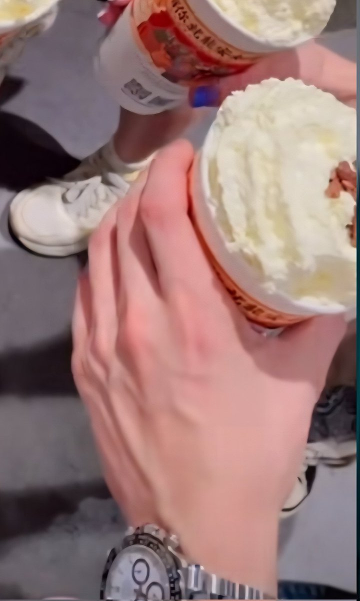 Our sweet tooth man <a href="/biblesumett/">Bsumettikul</a> 😋