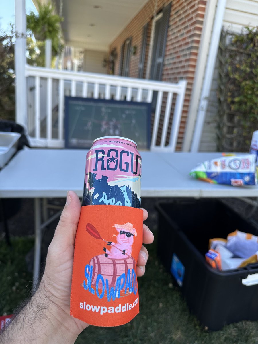 SlowpaddleBnB's tweet photo. @RogueBrewers #Batsquatch #collegegameday #leecorso https://t.co/I9OEw3HsRq
