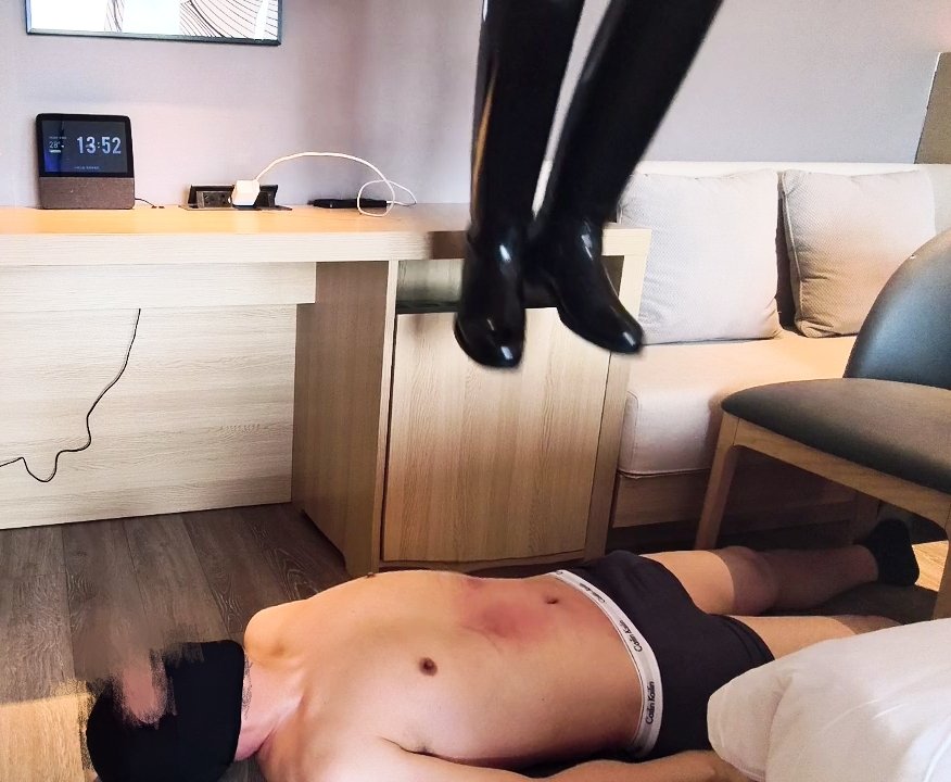 高壮军靴垫—(季节AMA军) tweet media