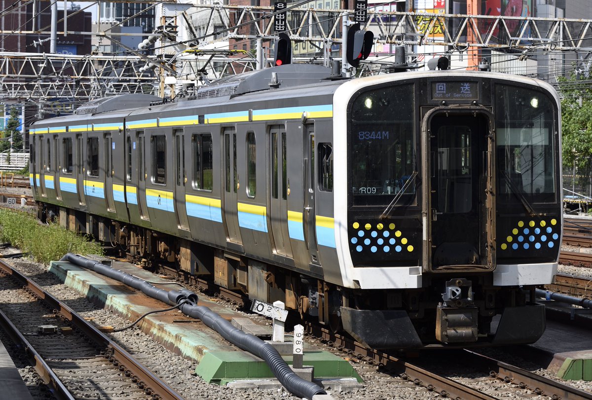 CL_197's tweet image. フォロワーのみんな、こんばんは😁🌙
また前回の投稿から間が空いちゃいましたネ💦

先日はマリR09編成がOM出場するということで、都内へ撮影しに行ってきましたヨ📷✨

やっぱり黄色の差し色が入っているパンタグラフ、あれがシブくてカッコイイんだよネ〜😆👍

では、また〜👋👋