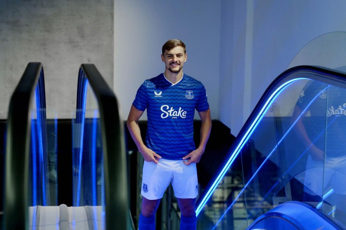 UHTPodcast's tweet image. WOW 🔵⚪️

#UHTPodcast #EFC #COYB #Everton