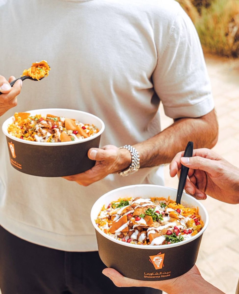 يـــوم السبت يبيله غـداء يفتح النفس 🍽️🧡
جرّب فتّة الرز غــداء لذيـذ وعليه الكلام 👌🏻