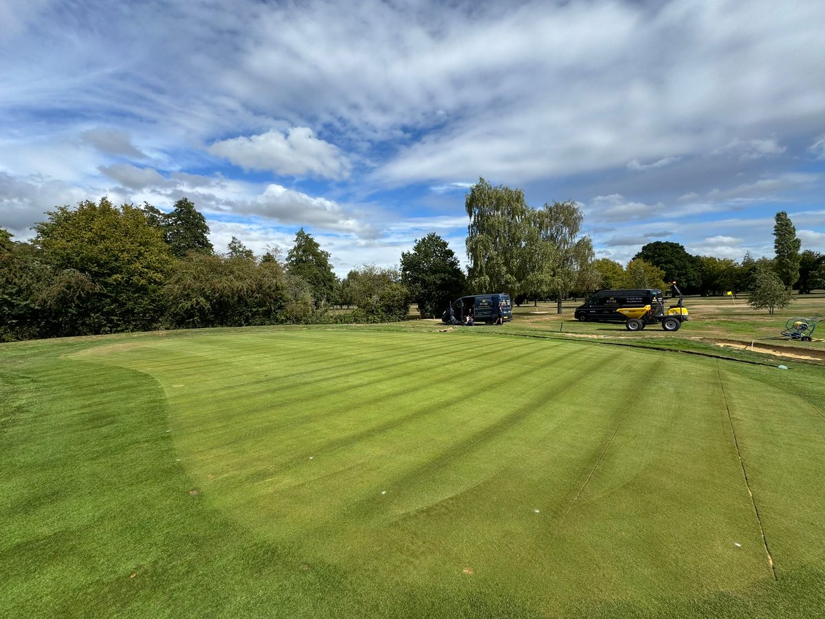 DjukeLtd's tweet photo. This week #djuke have been busy installing @hydrowick into 3 more greens at Tenterden Golf Club !
#sportsturf #sportsturfdrainage #drainagesolutions #sportsturfmanagement #golf https://t.co/saXOBdIGEZ