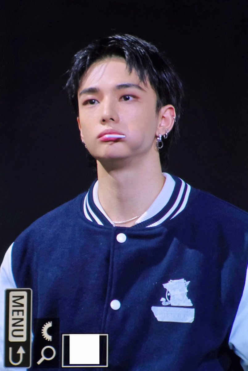 hyunjin pics tweet media