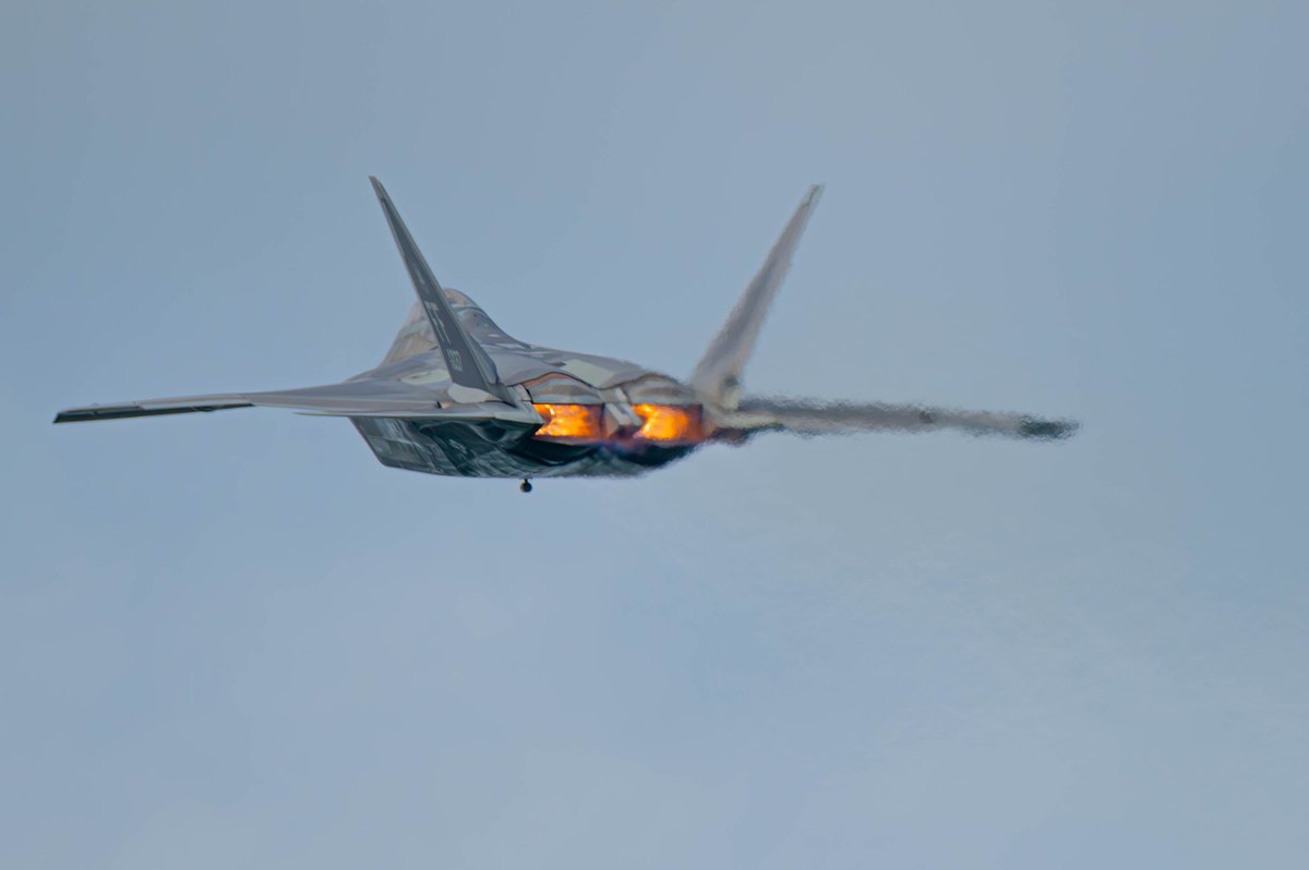 F22DemoTeam's tweet image. Wings of Pride begins today! Don&apos;t miss us at the @BransonAirShow  this Labor Day Weekend as we take to the skies along the @BlueAngels, @ArmyGK, and many of the world&apos;s best civilian aerobatic performers!