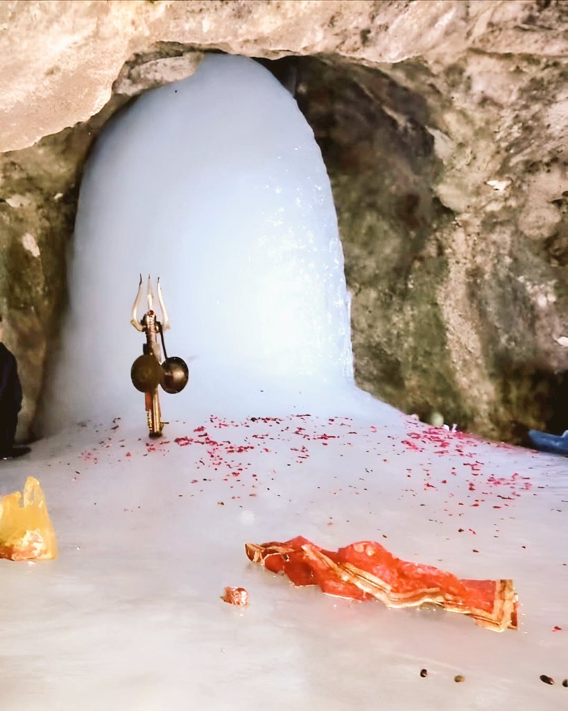 भूखे को अन्न प्यासे को पानी           

जय हो बाबा अमरनाथ बर्फानी ।।