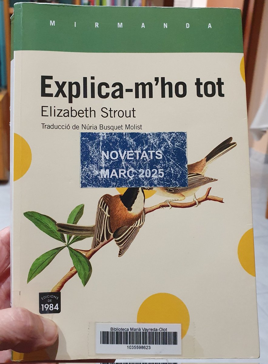 "Com que la seva dona s'havia mort a l'estiu, esperava que arribés l'hivern. I quan l'hivern va arribar, va veure que no canviava res."

📖 Explica-m'ho tot, d'#ElizabethStrout. S'hi viuen i s'hi narren unes vides no explicades. Una bona lectura!

#llibres
#llibresALLC
#lectures