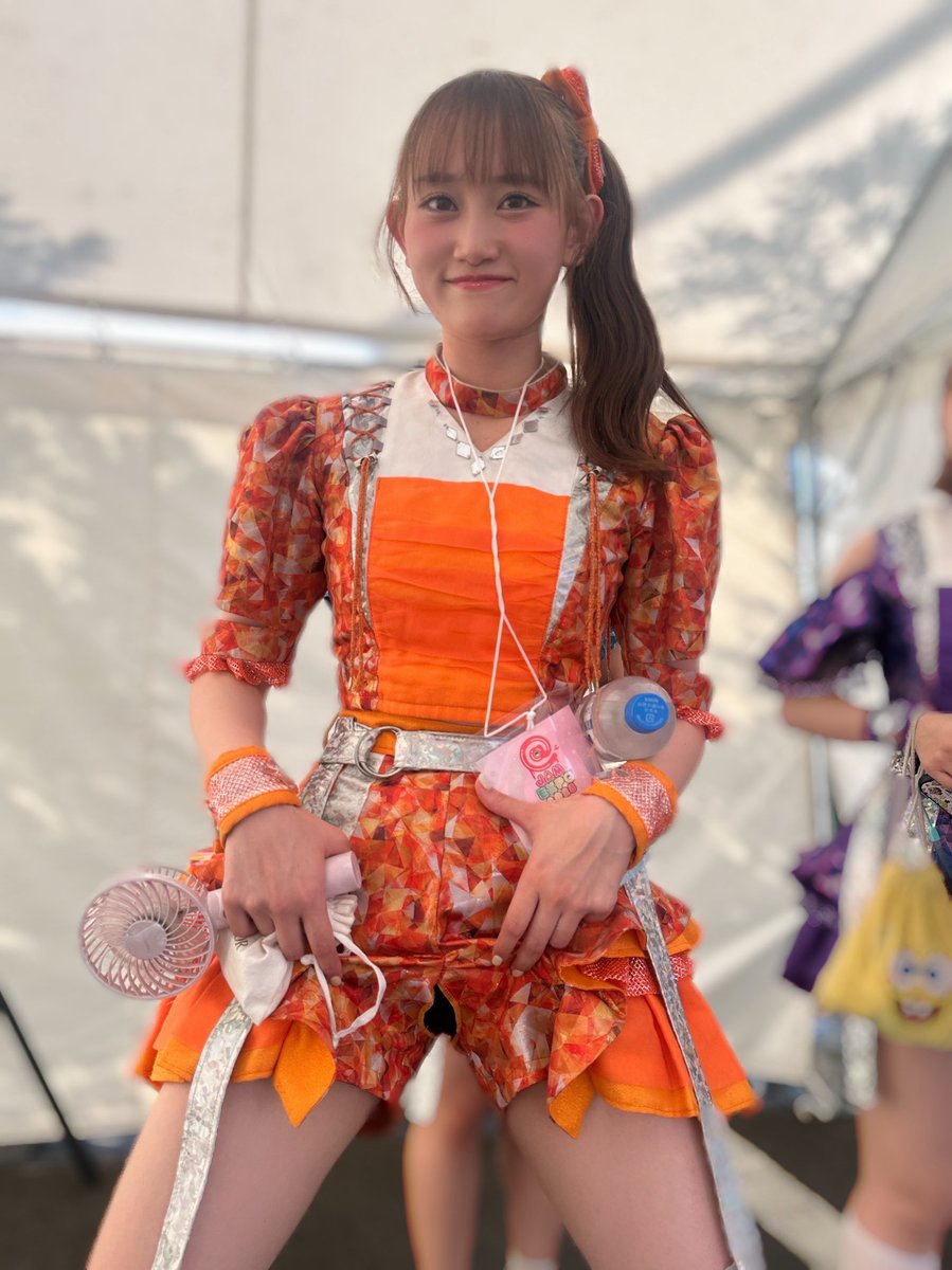 #アットジャム で張り切りすぎて衣装のズボンが裂けてしまい、そのまま1日過ごしたアイドル
