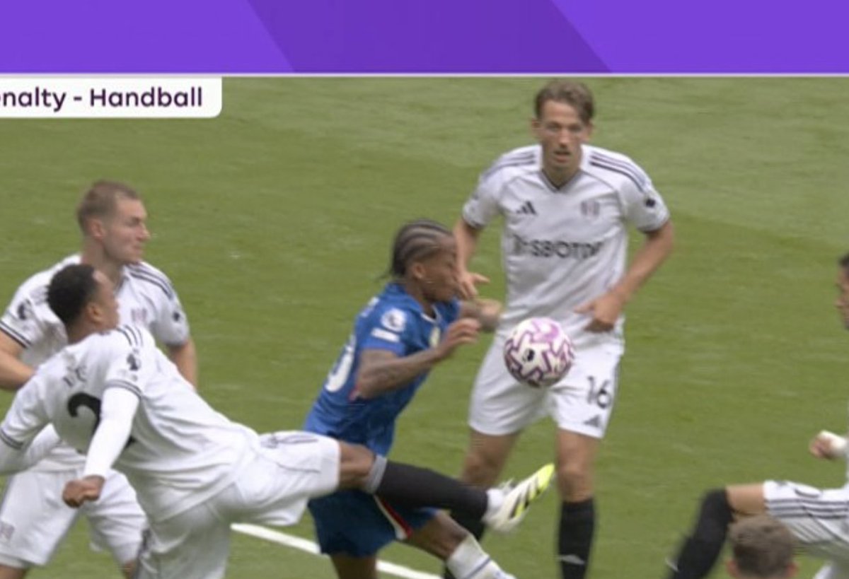 The way they are micro-analysing every single incident in the build-up to this.

It's awful. VAR has once again ruined this game. 

PATHETIC.