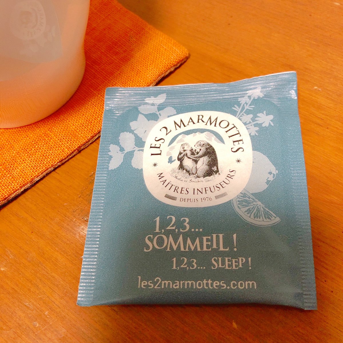 頂いたハーブティーが美味しい。こんなに飲みやす甘やかなカモミールブレンドのお上品こうげき初めて..🫖

夢中でメーカー様を調べたら「レドゥ マルモット」🦫