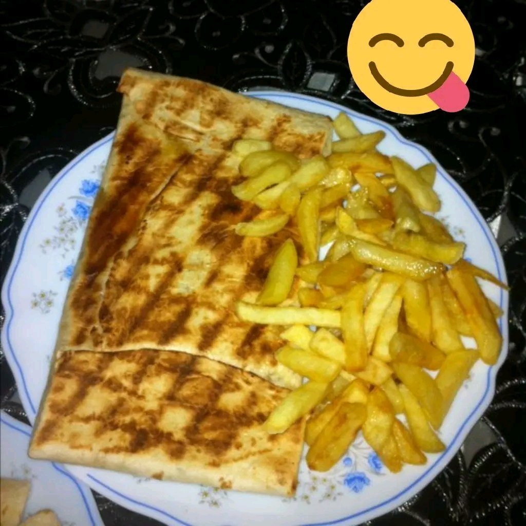 احلا صحن شوارما وشبس 😋😋
منو يشتي 🤣 لاتخزو