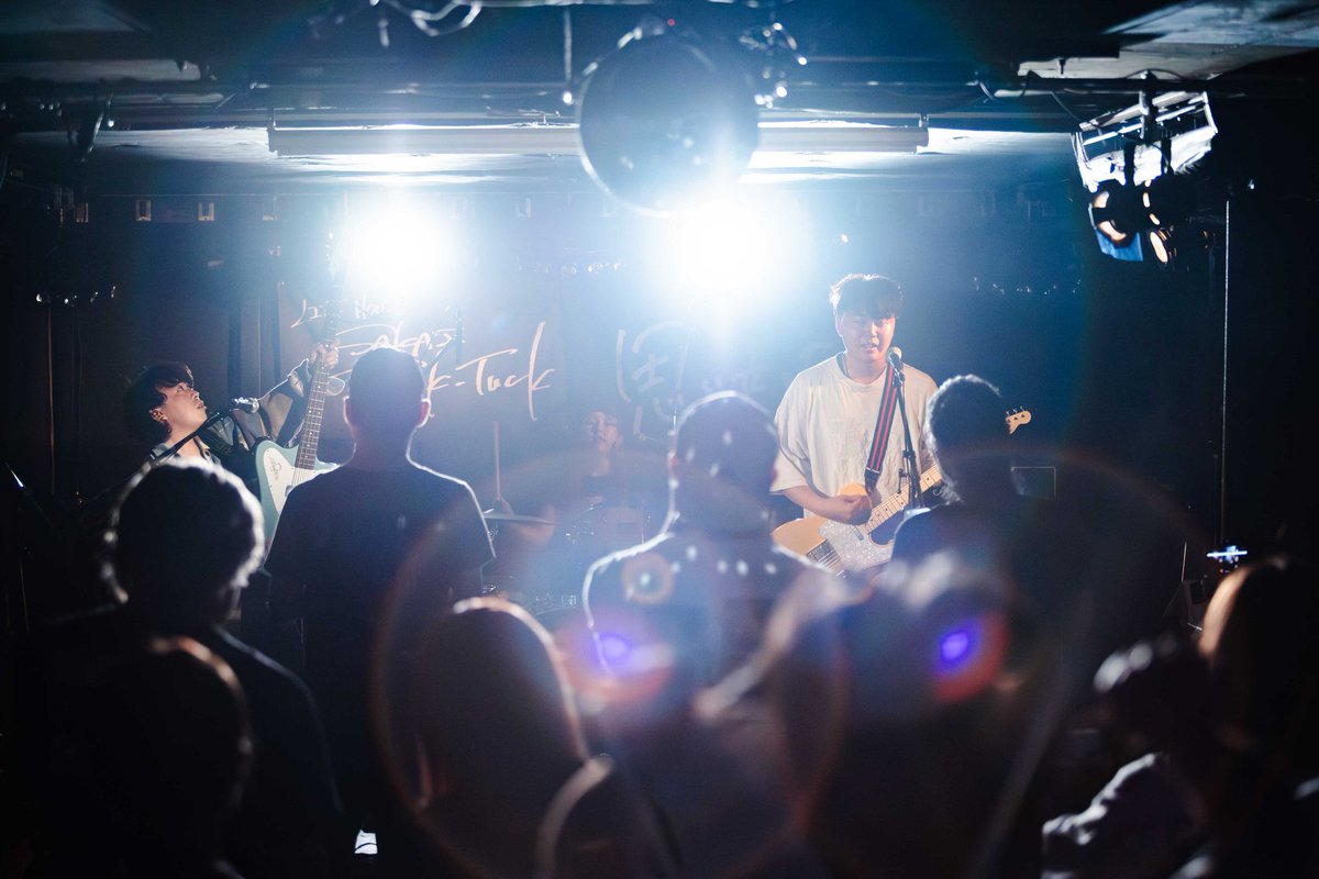 Torn Sticker tweet media