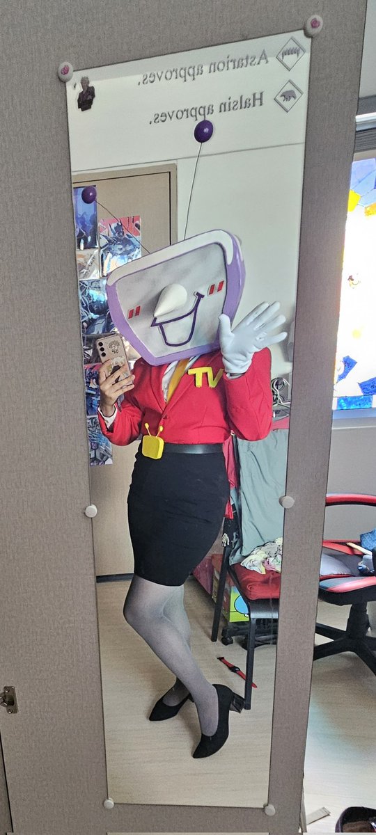 Komadoesart's tweet photo. Pencil skirt Tenna cos works so well
#DELTARUNE #tenna https://t.co/Zr7JGW1LoY