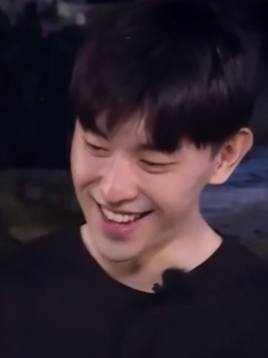 皆さま今日も､お天気お体に気をつけて､笑顔で和やかな週末を過ごせますように🤗🎶🍀#DengLun #ダンルン #邓伦💚Love💞
ルンルンも､笑顔あふれる素敵な時間を過ごせますように🐨🦖🌹