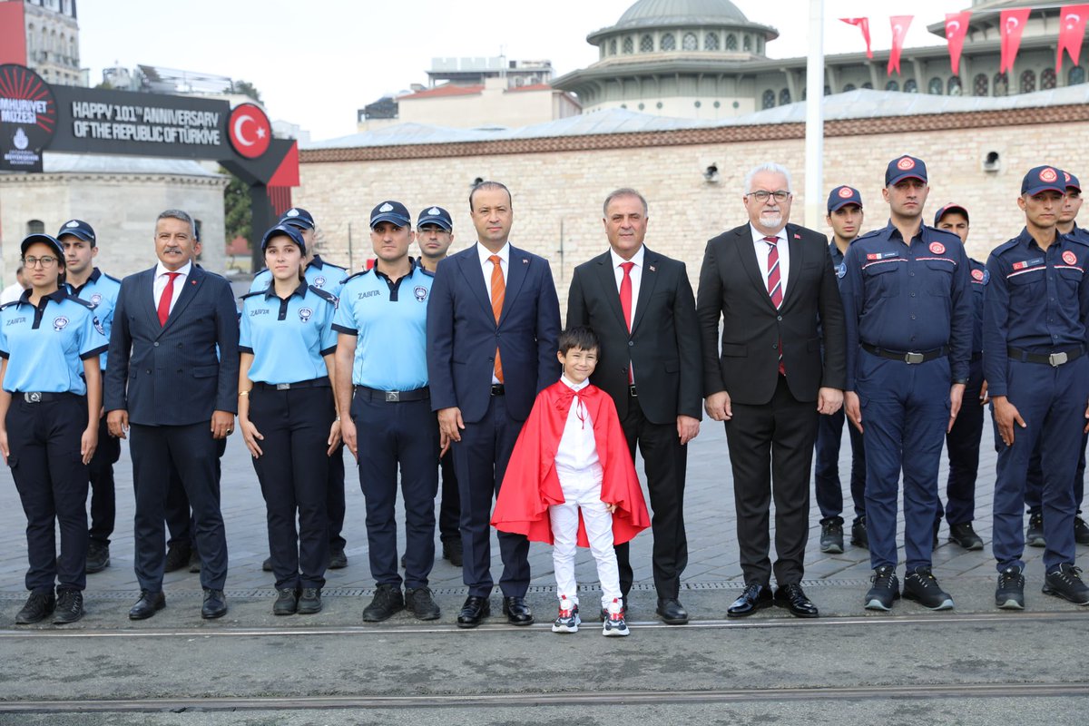 30 Ağustos Zafer Bayramımız Kutlu Olsun🇹🇷

30 Ağustos Zafer Bayramımızın 103. Yıl Dönümü kutlamaları kapsamında Taksim Cumhuriyet Anıtı’na çelenk sunan Belediye Başkan Vekilimiz Sayın Nuri ASLAN’a tören takımımız ile eşlik ettik.