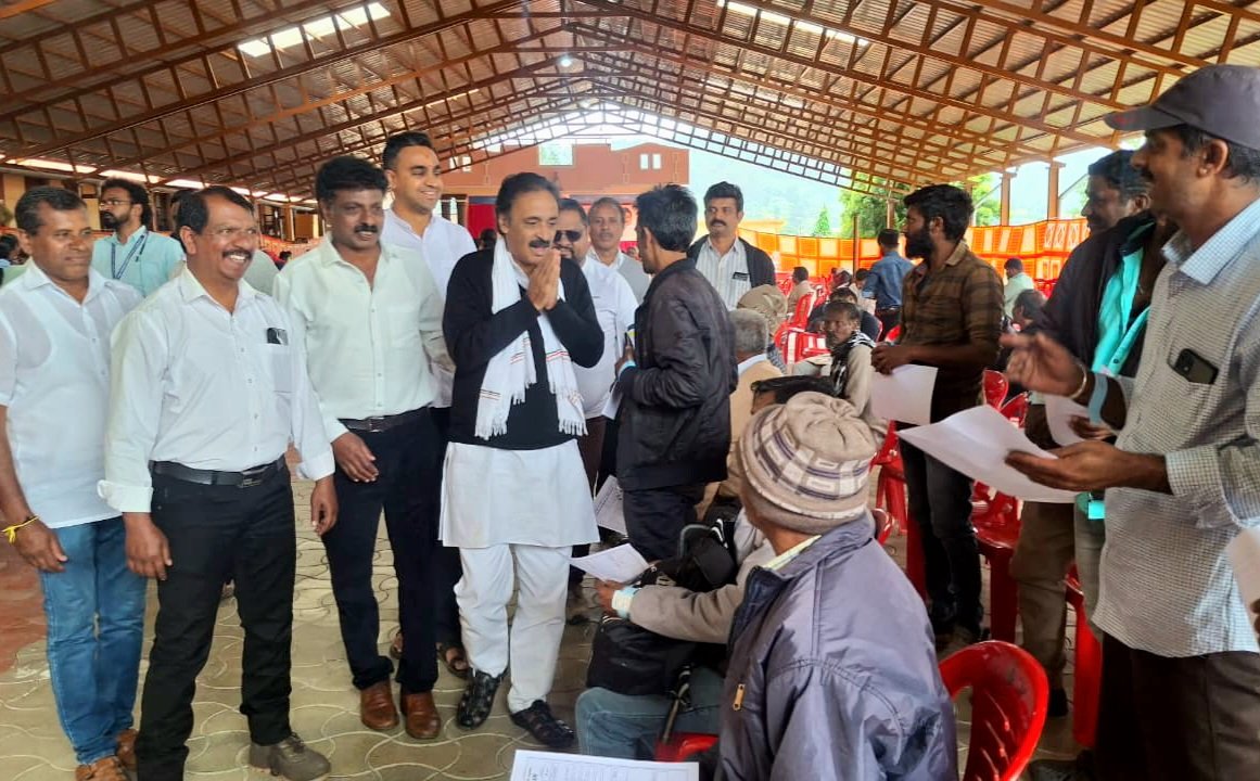 GaneshmlaR's tweet image. #நலம்காக்கும்ஸ்டாலின் #மருத்துவமுகாம்  ஏராளமானவர்கள் பயன்பெற்றனர்.உதகை சட்டமன்ற உறுப்பினர் திரு. #ganeshmlaooty ஆய்வு.உடன் காங்கிரஸ் கட்சியின் முக்கிய நிர்வாகிகள் இருந்தனர்.
@INCTamilNadu @SPK_TNCC @manesh_redefine