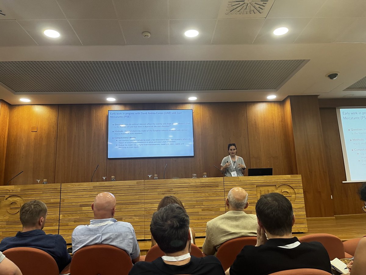 DKIIS4's tweet photo. Excellent keynote lecture on the Challenges and Successes in the Energy Transition by Mar Reguant @ #EARIE2025 in Valencia https://t.co/tpBIN6JS0P