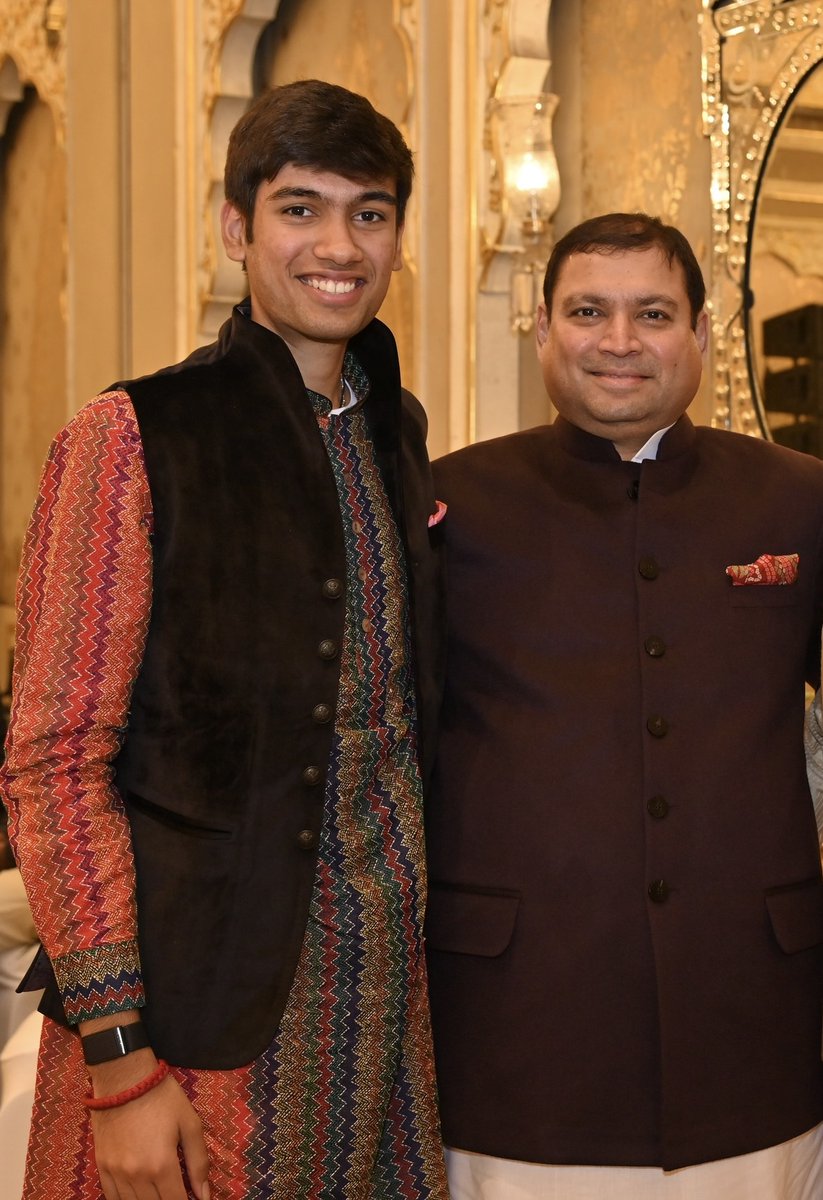 Wishing Arman Kakkar a very Happy Birthday! May your year ahead be filled with happiness and success. <a href="/KakkarVinnie/">Vinnie_Kakkar</a>
#EssbeeMemories