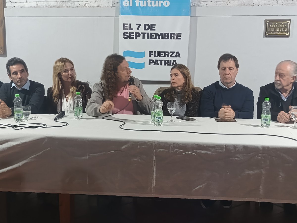 #AYACUCHO 

✌🏽🇦🇷 Anoche estuve en la rueda de prensa y en la cena de presentación de los candidatos locales y de la 5ta. Sección Electoral de #FuerzaPatria.

Estuve junto a <a href="/FerRaverta/">Fernanda Raverta</a> <a href="/HugoYasky/">Hugo Yasky</a> <a href="/MariaReigada1/">Maria Reigada</a> y mis compañeros de ATE Ayacucho.

Nuestro pueblo va a garantizar el
