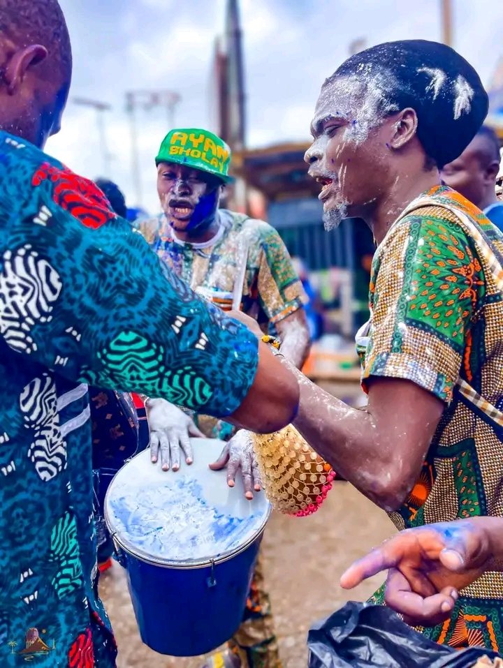 OGUN YEEEEE!!!!! 📢 

The Ogun festival in Ondo community, is a vibrant celebration honoring the god of iron, war, and technology. It's a time for the community to come together, showcase their rich cultural heritage, and seek blessings, protection, and success.

1/