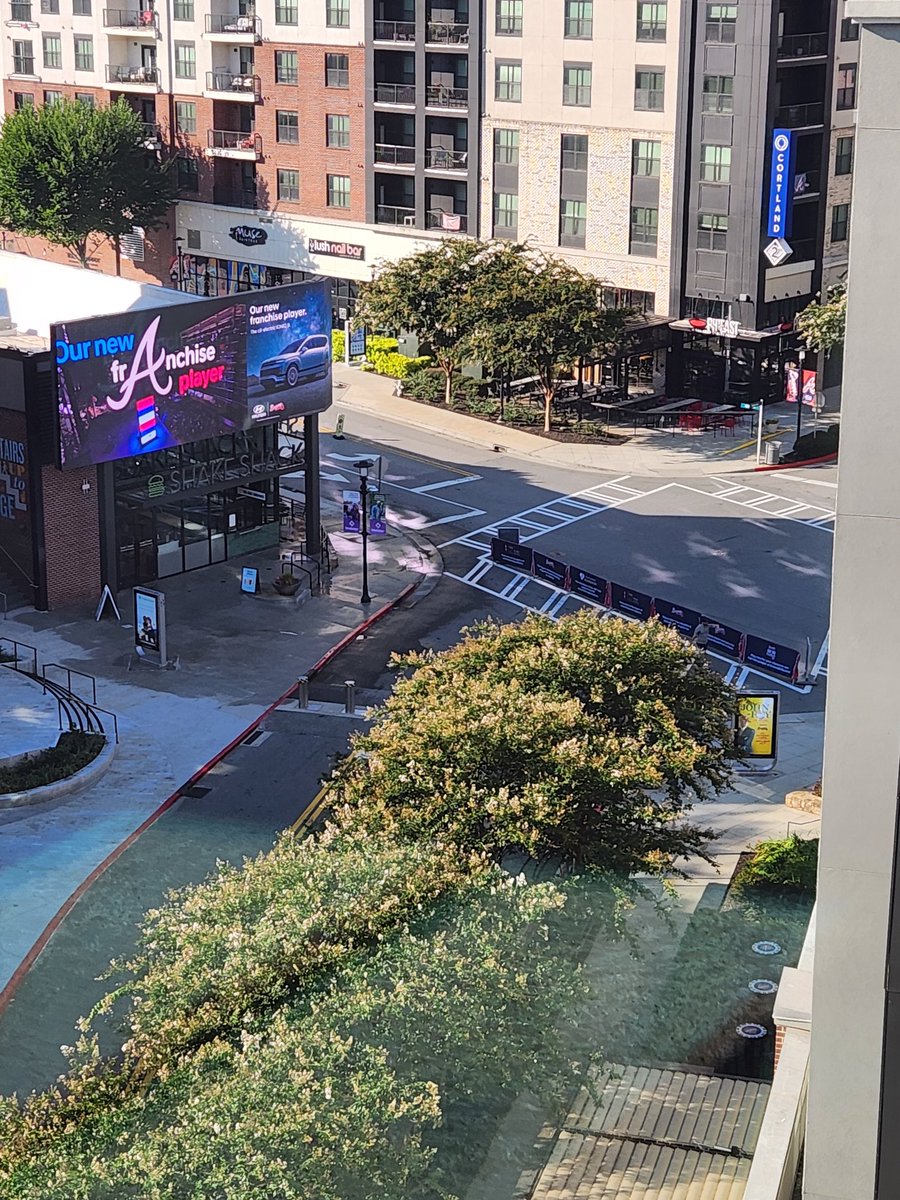They already have Battery Ave blocked. It's gonna be a shit show today