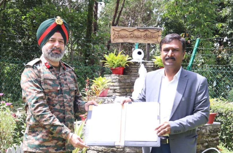 trishakticorps's tweet image. 🌄 Sikkim – Towards a Cleaner &amp;amp; Greener Future 

♻ Reclaim. Recycle. Reuse.

In a step towards sustainability &amp;amp; responsibility, the #IndianArmy has partnered with M/s Bisleri’s flagship program – Bottles for Change.

Through plastic #waste collection &amp;amp; disposal, this initiative…