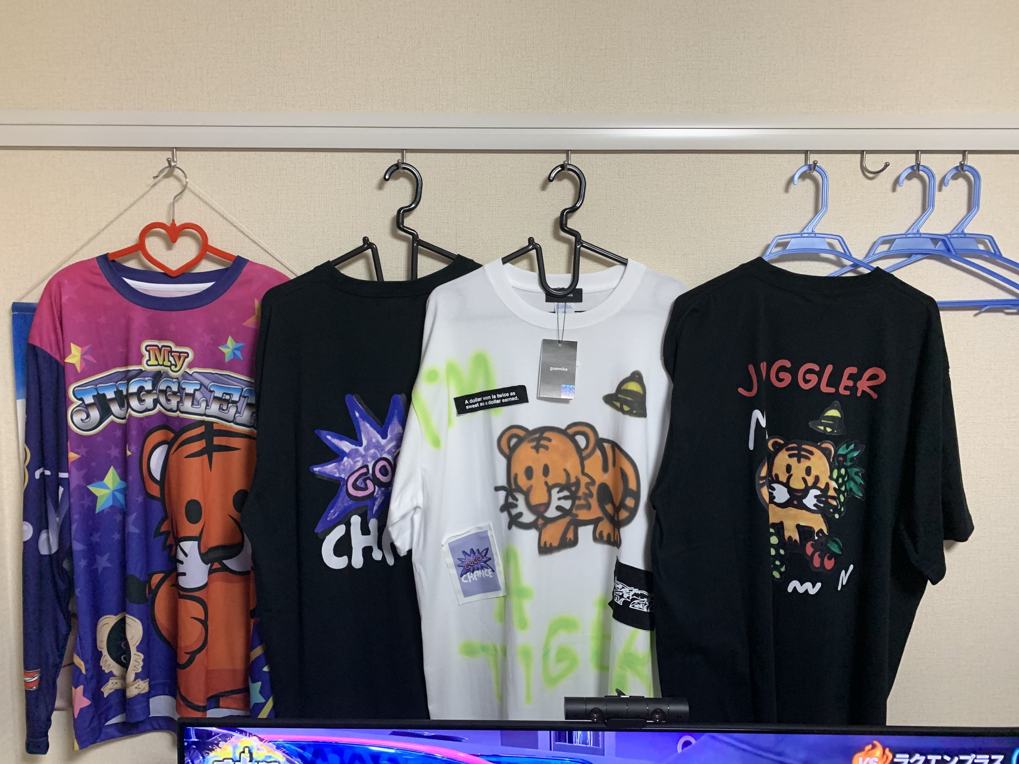 【オマケ付き】 ジャグラー グッズ １５点セット まとめ売り Amazon.co.jp: ジャグラー お守りメダルコレクション ジャグラー