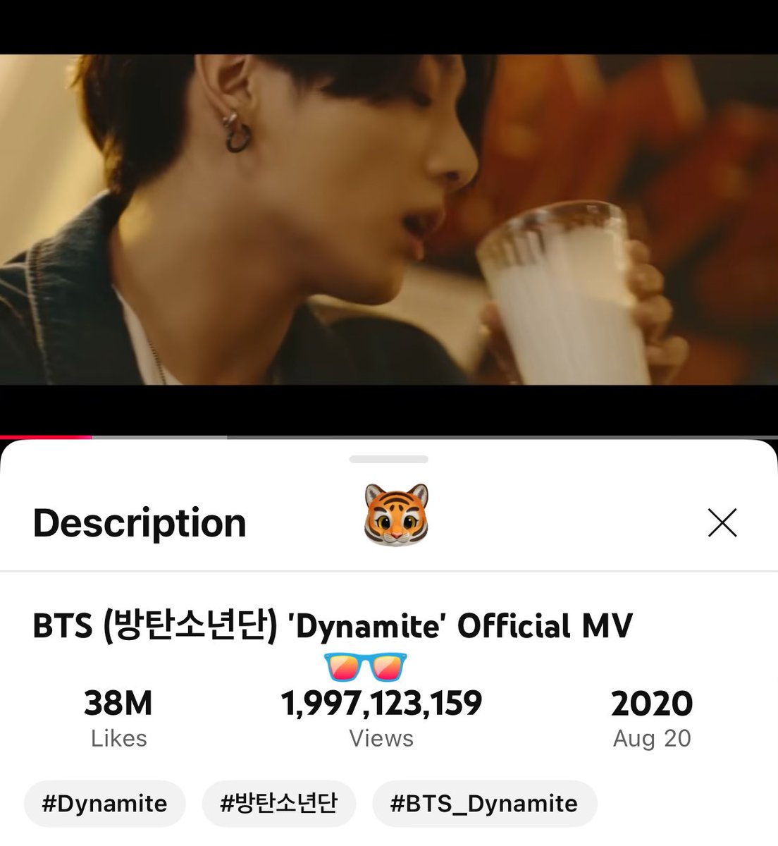 2019mylight's tweet image. Less than 3M views to go!!
Please include watching #LikeDynamite 
on you queue this weekend. #2BxDynamite youtu.be/gdZLi9oWNZg?si…