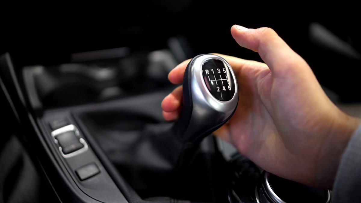 The manual transmission is dying... 📉

Breakdown between 2001 to 2024:
🇩🇪 Germany: 83% → 18%
🇬🇧 UK: 86% → 22%
🇫🇷 France: 95% → 28%
🇮🇹 Italy: 98% → 48%
🇪🇸 Spain: 97% → 41%

Would you still daily a manual in 2025? Or is auto the way to go?