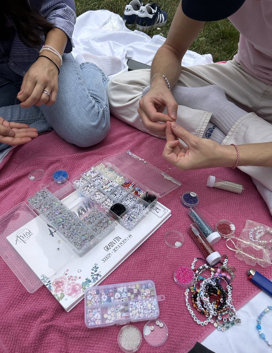 peacearhpn's tweet image. happie happie #peacearhpn 🦋💐🌸✨