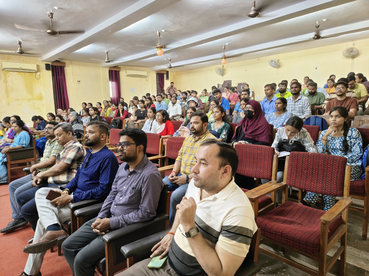 ZoologyLkouniv's tweet photo. Orientation Program for https://t.co/L3SgL0to4B Zoology Sem I and address by Farah Sarosh FounderCEO, Nurturelife  on Mental Health organized by Zoology Dept today, graced by Dean Science Prof Sheela, HOD Biochem &amp;ExHod PhysicsProfNkPandey chairedby  HoD Zoology Prof Serajuddin https://t.co/Qh4ukNo44v