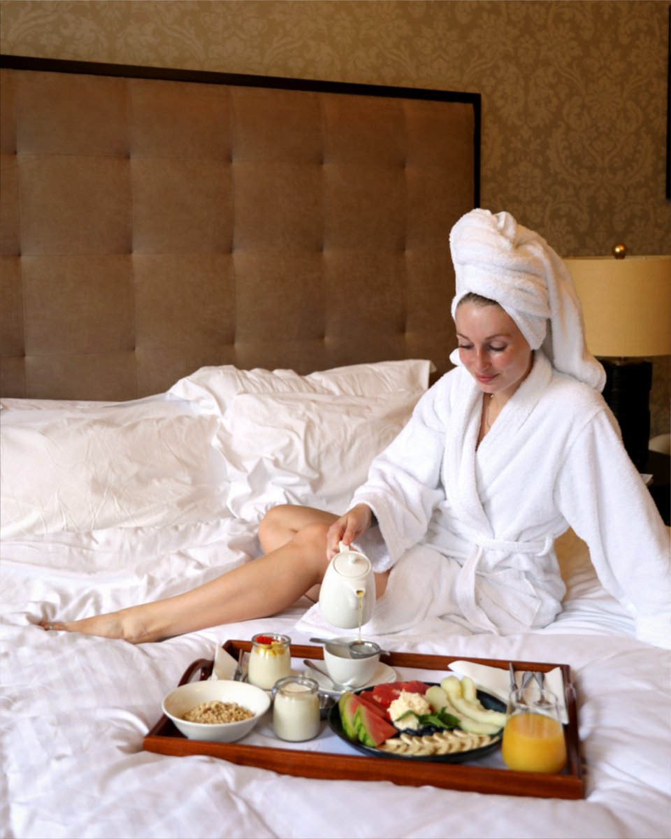 Craving a proper Scottish breakfast without leaving your pillow? We’ve got you covered. From Blackwoods kitchen to the comfort of your duvet because some mornings deserve a plate of bacon, not a snooze button.