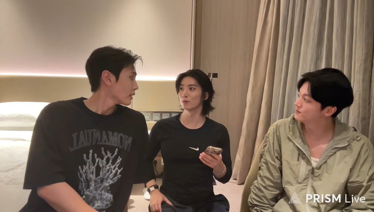 오늘도 왜케 균잔디와 남주 2명 같냐