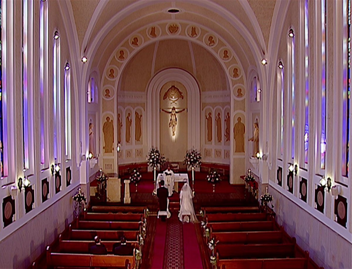 PasdeGavilanes's tweet photo. #PasiónDeGavilanes #PDG51 Nadie asiste a la boda de doña Eduvina y Franco. https://t.co/oEnpYxEt1U