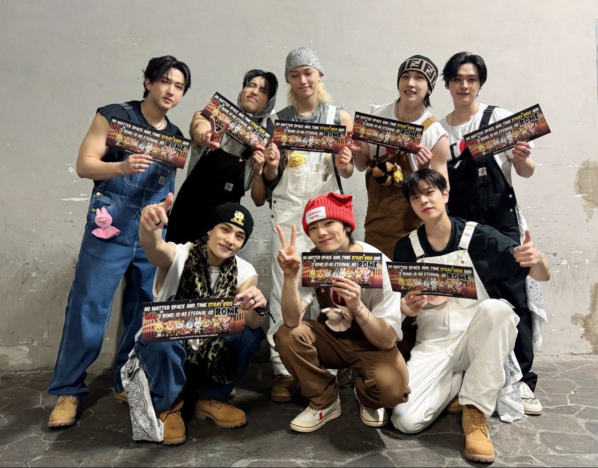 Ros!e (@rsn_lovely) on Twitter photo 1 mese fa a quest’ora ero in coda per entrare all’Olimpico 😭. Mi mancate #StrayKids . Vi supportiamo da qui per il vostro cb. Sono felice per i riconoscimenti che state ottenendo. Vi amo ♥️
<a href="/Stray_Kids/">Stray Kids</a> #StrayKidsComeback #CEREMONY 1 mese fa a quest’ora ero in coda per entrare all’Olimpico 😭. Mi mancate #StrayKids . Vi supportiamo da qui per il vostro cb. Sono felice per i riconoscimenti che state ottenendo. Vi amo ♥️
<a href="/Stray_Kids/">Stray Kids</a> #StrayKidsComeback #CEREMONY