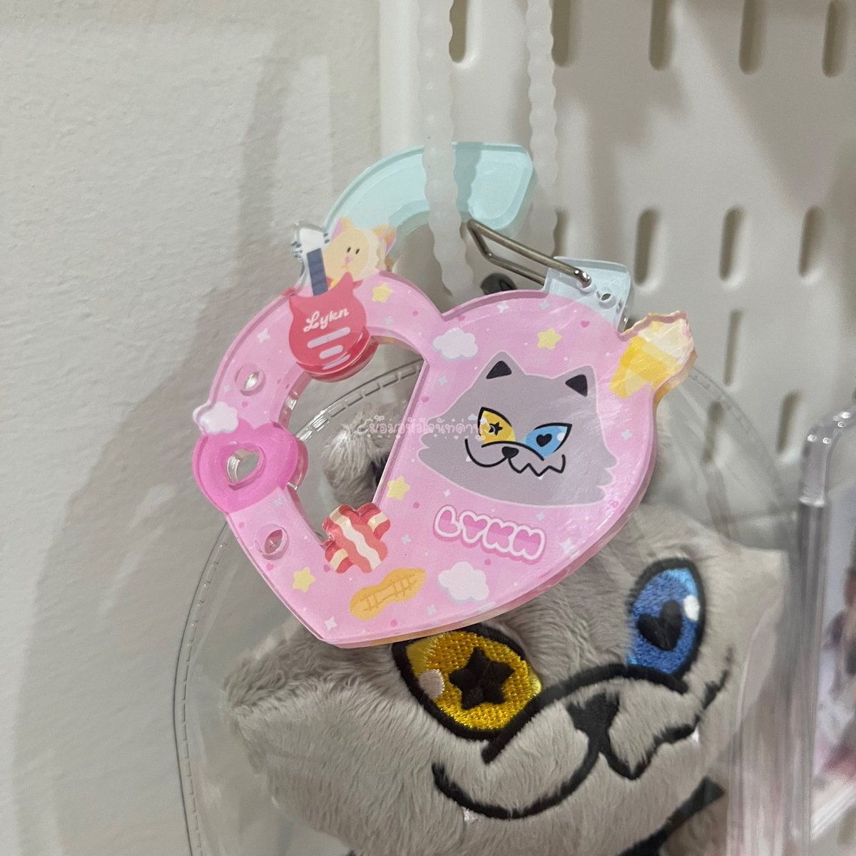 pls kindly rt ♻️♻️

กิ๊ฟอเวย์ไลแคนน
Carabiner — 1 ea 🎱🍎

rt or ♥️ + เมนชั่น 1 อิโมจิที่สื่อถึงเมน
( เฉพาะ lykn only!!! )

ออกค่าส่ง ห้าห้า 🚚

#LYKN #ตลาดนัดlykn