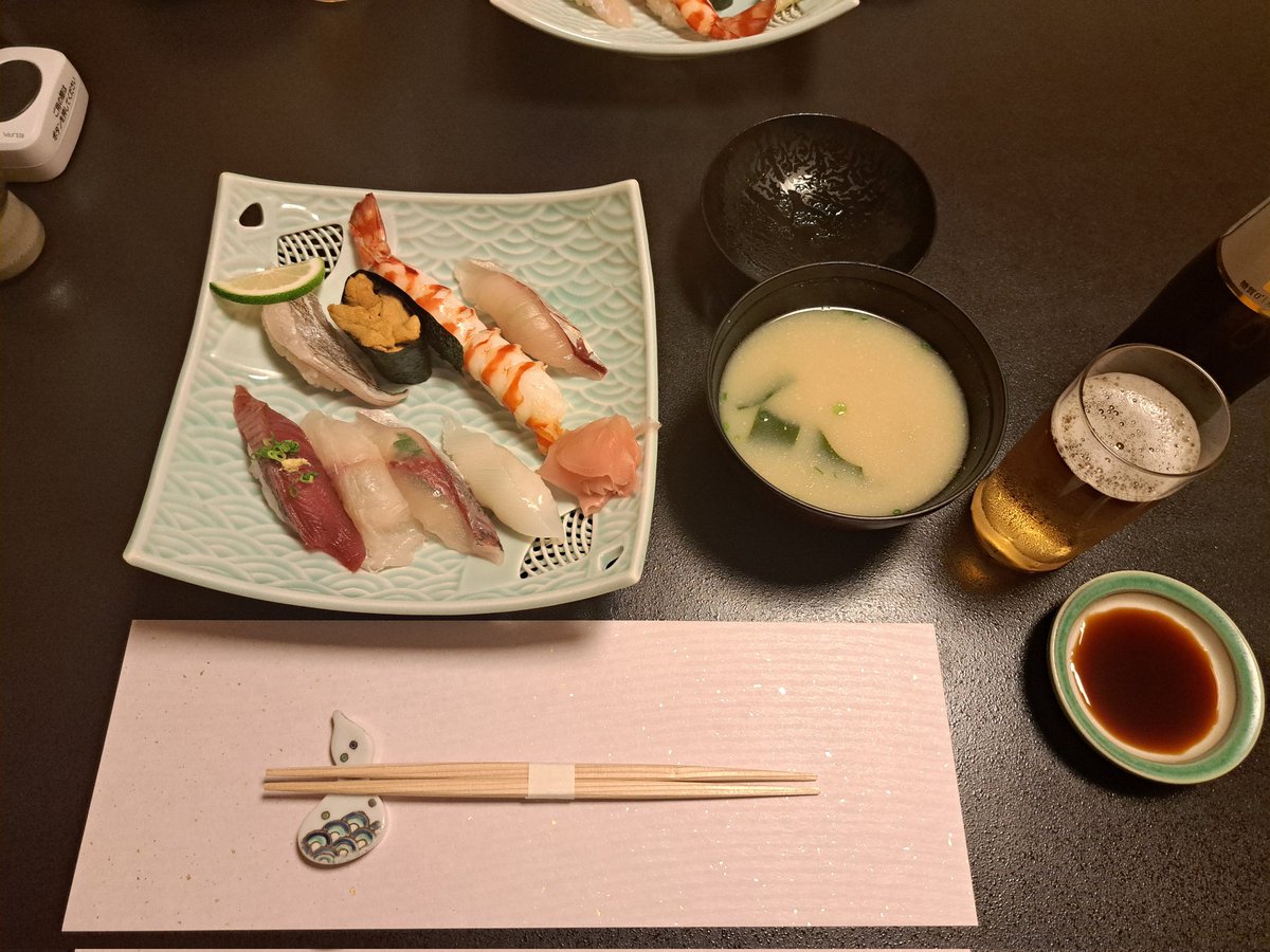 Gsun75968016's tweet photo. 久しぶりの回ってないお寿司めっちゃ美味かった🍣😋 https://t.co/cCUrYmI45h