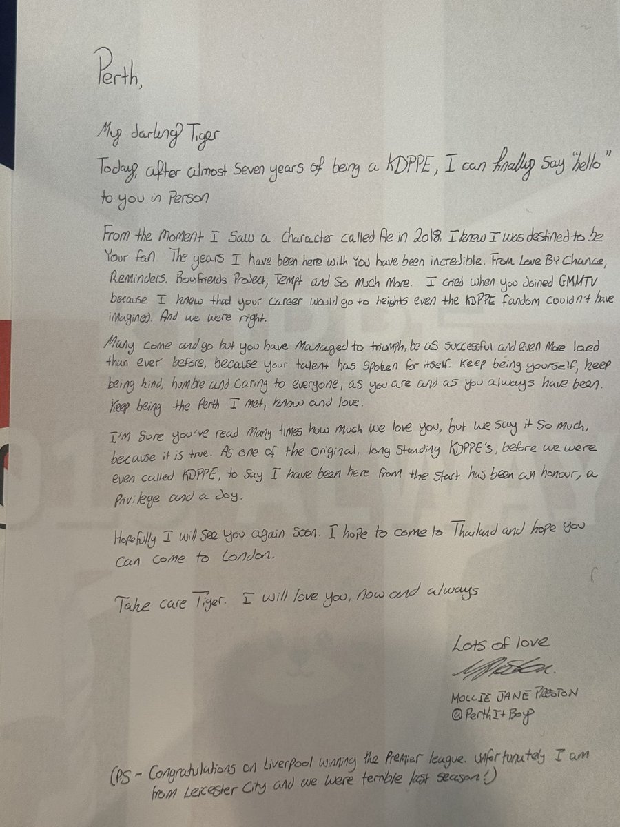 I hope everyone can read it. Please let me know if not 

#PerthSanta1stFMinRome