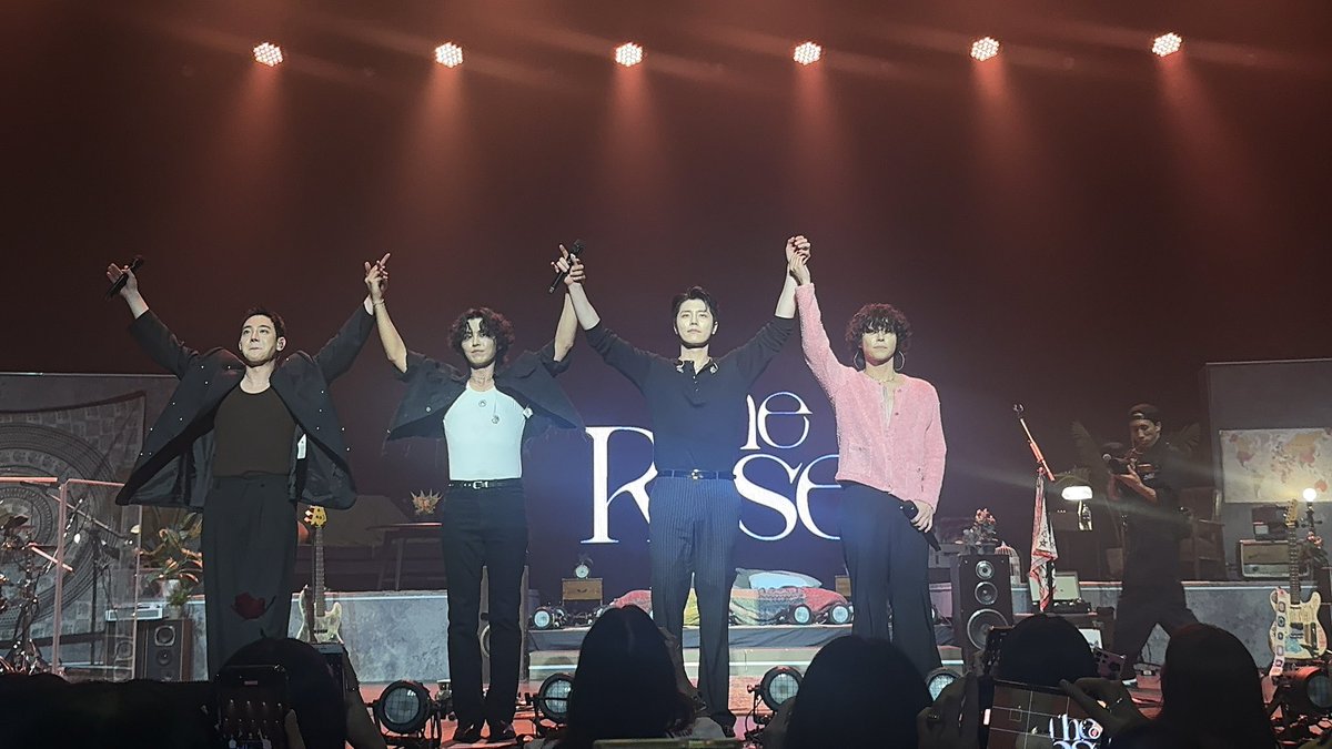 sammyisnotarice's tweet image. #OnceUponAWRLDTour #TheRose @TheRose_0803