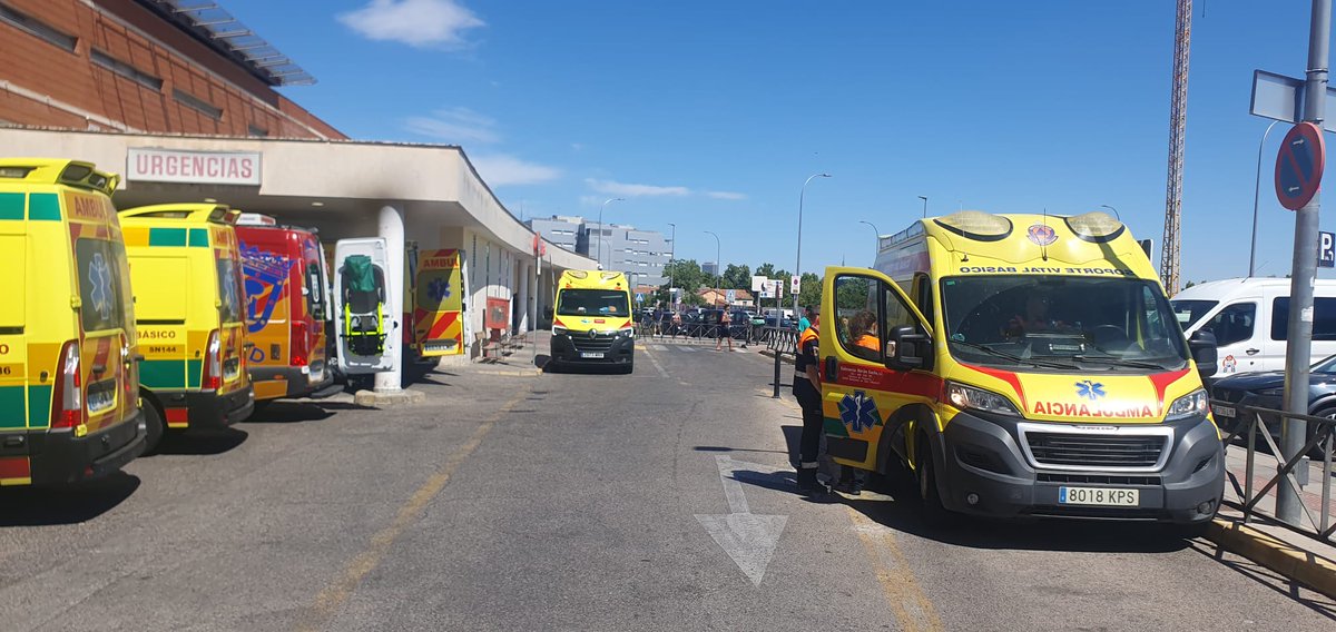 PCivilVelilla's tweet image. Nos activa #Particular por mujer de 66 años en #Domicilio
Trasladamos al Hospital 12 de Octubre.