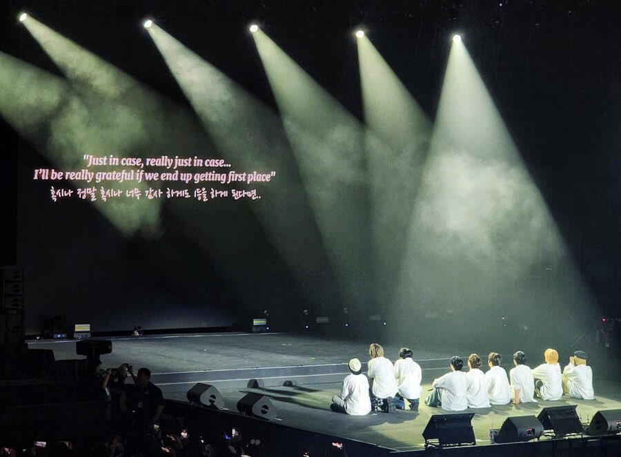 ahoftxtxt's tweet image. THIS SHOT IS EVERYTHING