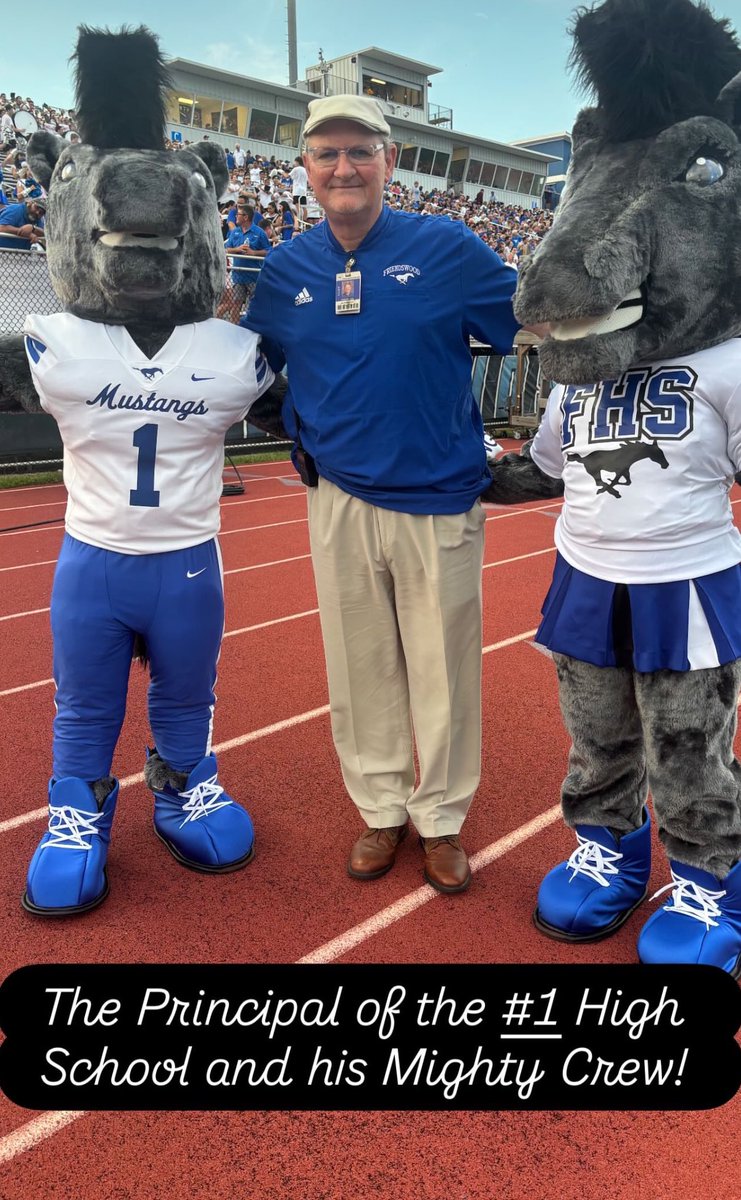 Last first home game as the head mascot for <a href="/friendswoodisd/">Friendswood ISD</a>! So bittersweet 🤍
<a href="/FwoodSoftball/">Friendswood Softball “Home of the Mustangs”</a> <a href="/TSFJuarez/">TSF Elite 18u Gold Juarez</a> <a href="/FHS_FAST/">FHS_FAST</a>