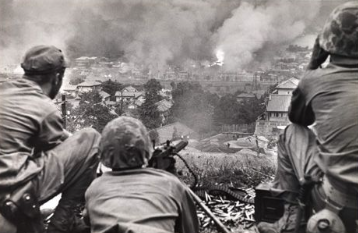 #tweetfromalternatehistory #KoreanWar #whatif A-bomb not used before #vjday muses <a href="/Tanada1945/">Tanada</a> 1950  #OnThisDay in #alternativehistory newly declared Republic of Korea devastated by Soviet-supplied A-bomb detonated at 1200 feet above capital city of #Seoul 
todayinah.co.uk/index.php?stor…