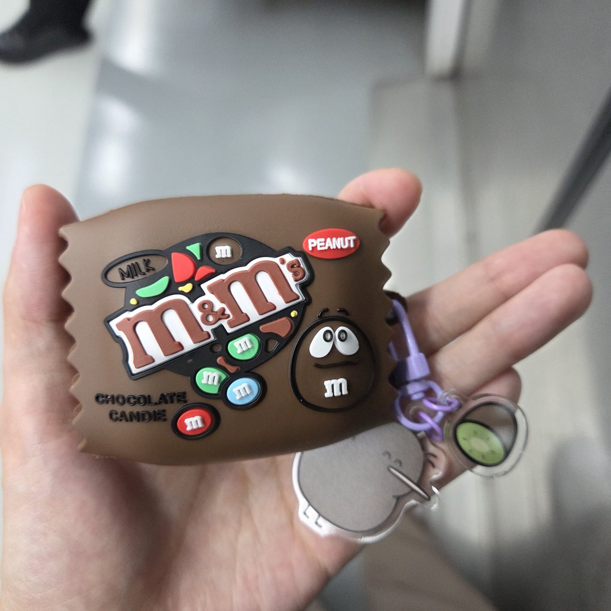 버즈케이스 샀어오
왱깔맞춤