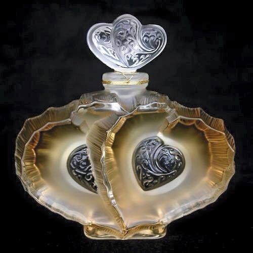 French Art Deco perfume bottle by René Lalique