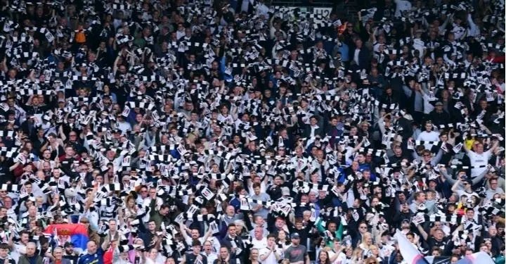 ♻️Live'77

Chelsea 2-0 Fulham 

 Fulham fans to Chelsea fans: " You're packing out tonight, you're packing out tonight, my lovely Tenant you're packing out tonight.... The fans chanted while crying 😂😂😂

#cfc #mufc #LFC #AFC #mancity #BBNaija #epl #CHEFUL #joaopedro #Chelsea