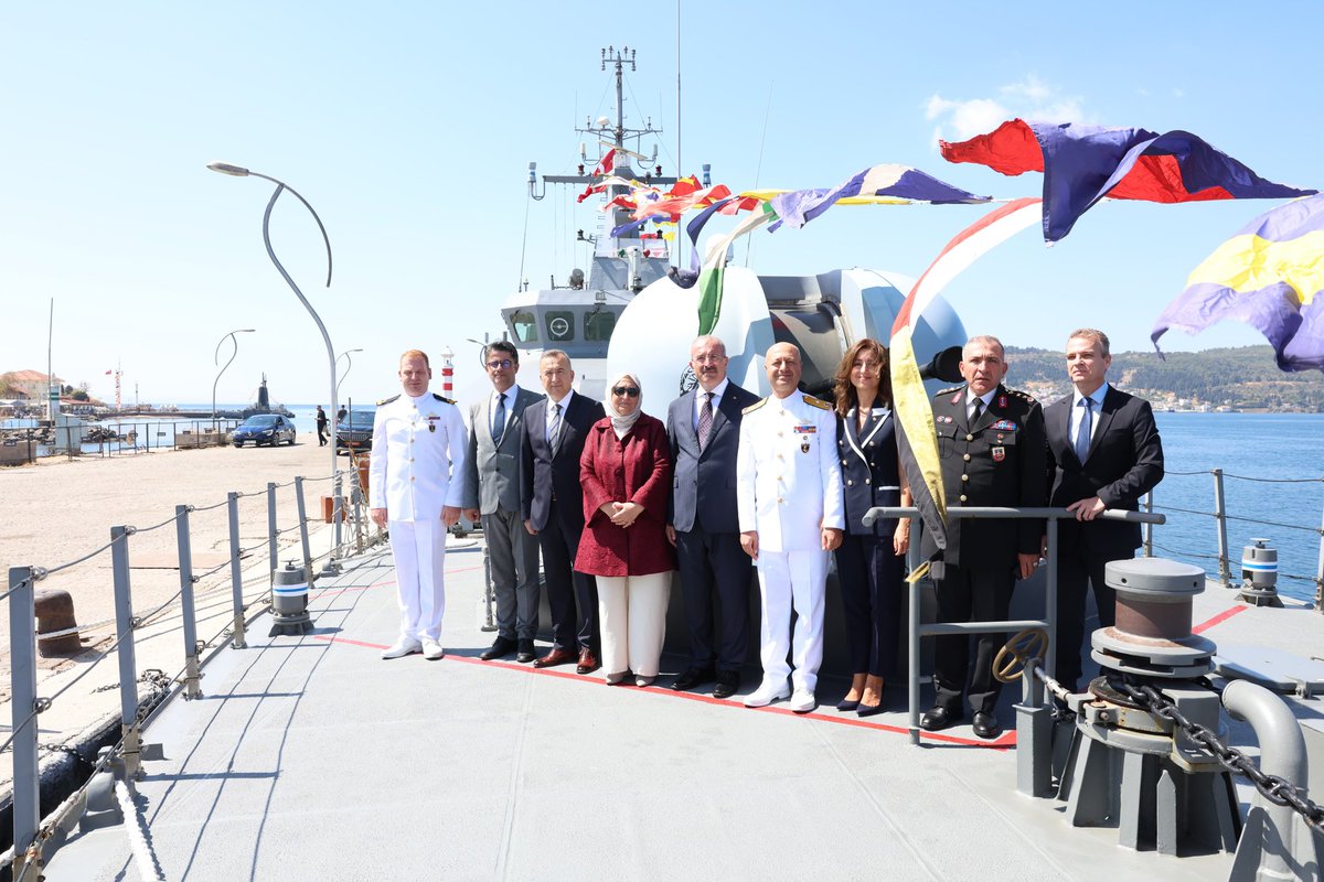 CanakkaleGovTr's tweet image. 🚢🇹🇷 TCG Karabiga Gemisi 🇹🇷🚢

Valimiz Doç. Dr. @omertoraman25, 30 Ağustos Zafer Bayramı etkinlikleri kapsamında,#Çanakkale İskelesi’nde halkın ziyaretine açılan TCG Karabiga Gemisi’ni ziyaret etti.

#30Ağustos🇹🇷
#ZaferBayramı🇹🇷

@iletisim  @TC_icisleri @tcsavunma