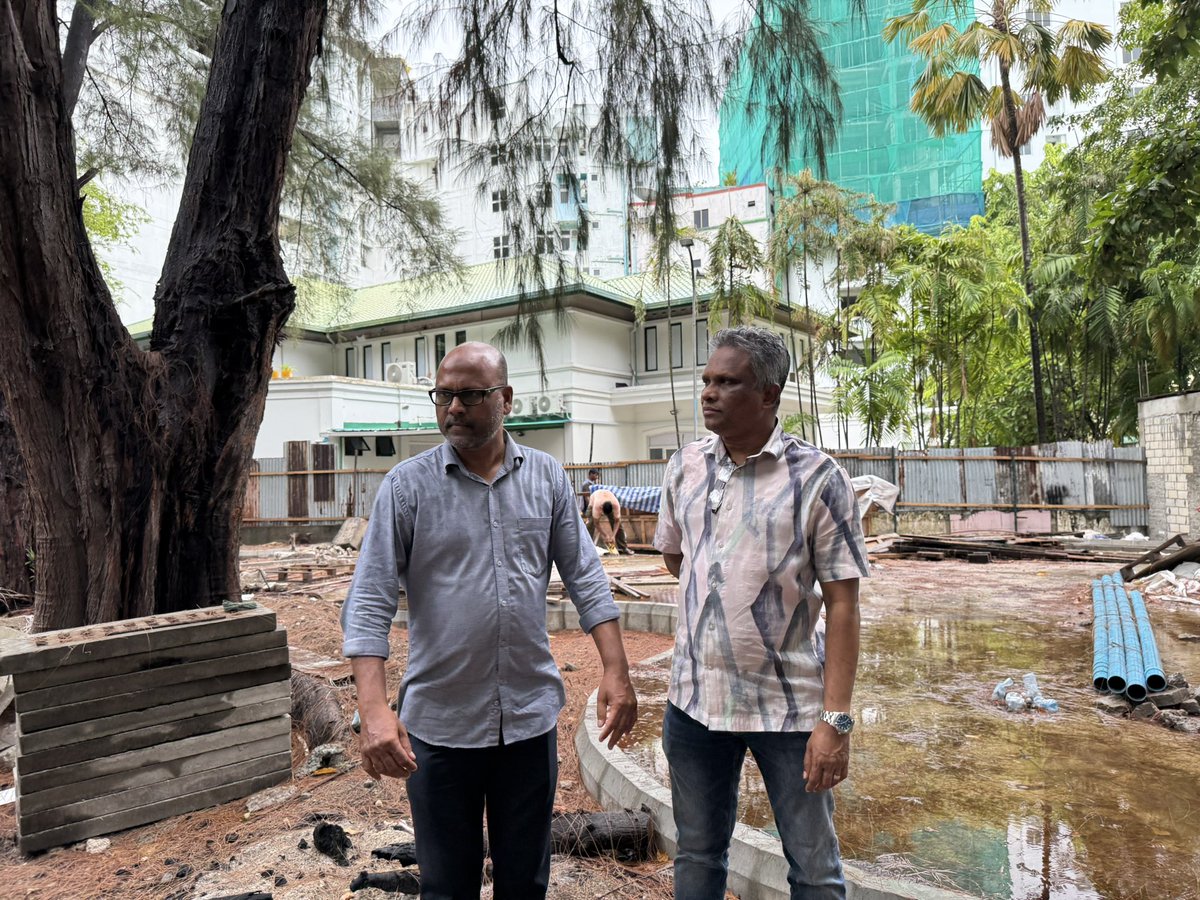 MaleCitymv's tweet photo. ގަލޮޅު ސިޓީ ޕާކު ތަރައްޤީކުރުމުގެ މަސައްކަތް ކުރިއަށްދާ ގޮތް މޭޔަރ @adamazim ބައްލަވާލެއްވުން
#BadhaluvamundhaaMale
#MCCProjects https://t.co/CCWchCLi9C