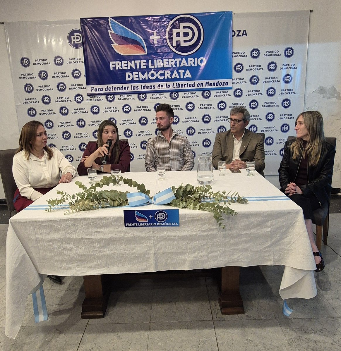 Manifiesto por La Libertad

El frente Libertario Demócrata es un espacio que defiende las ideas del Presidente, Javier Milei, y lo hace sin mezquindades, ni pensando en las conveniencias políticas.
👇👇
miradordiario.com.ar/manifiesto-por…